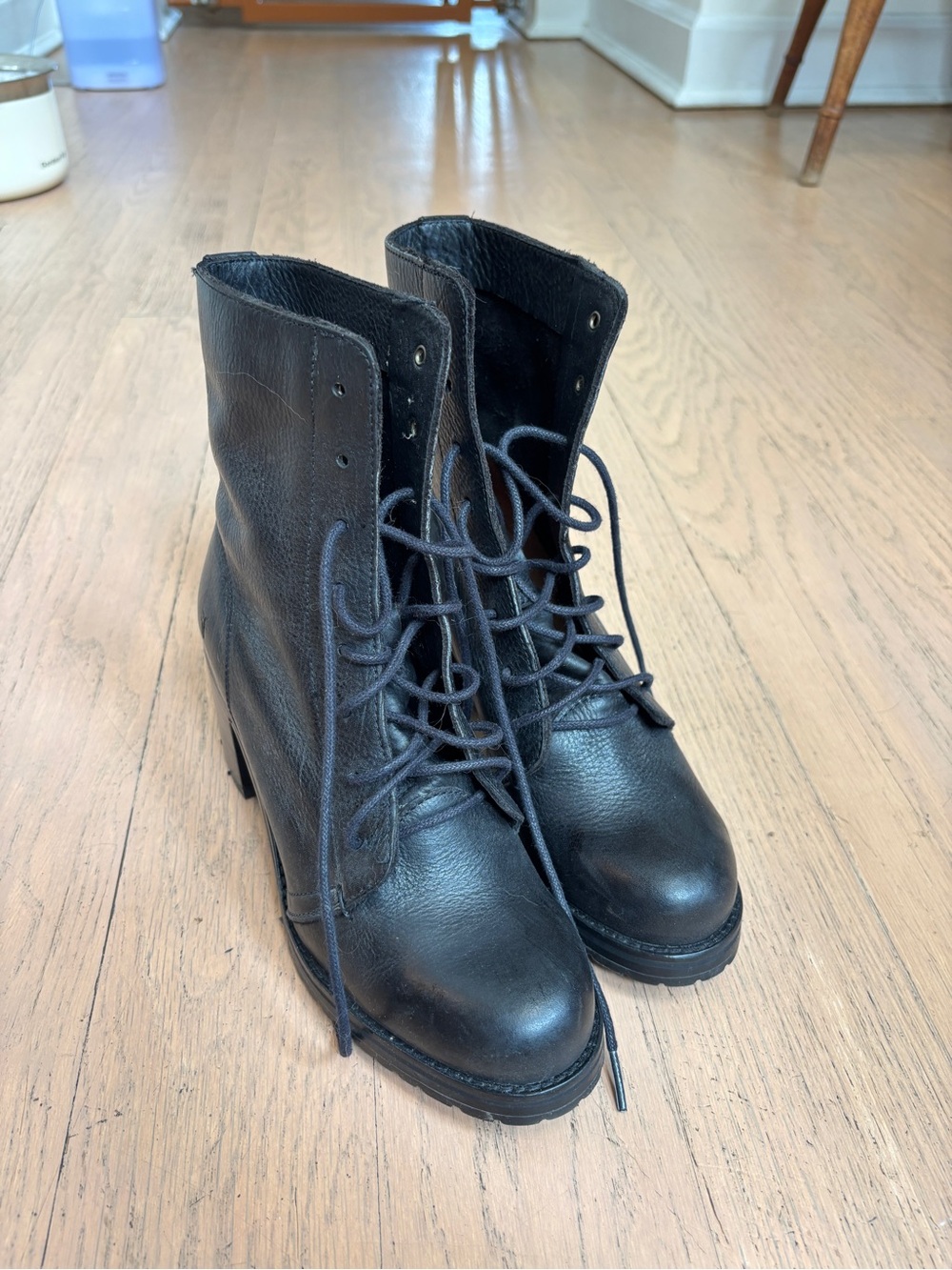 Frye Black Women's Lace-Up Leather Ankle Boots